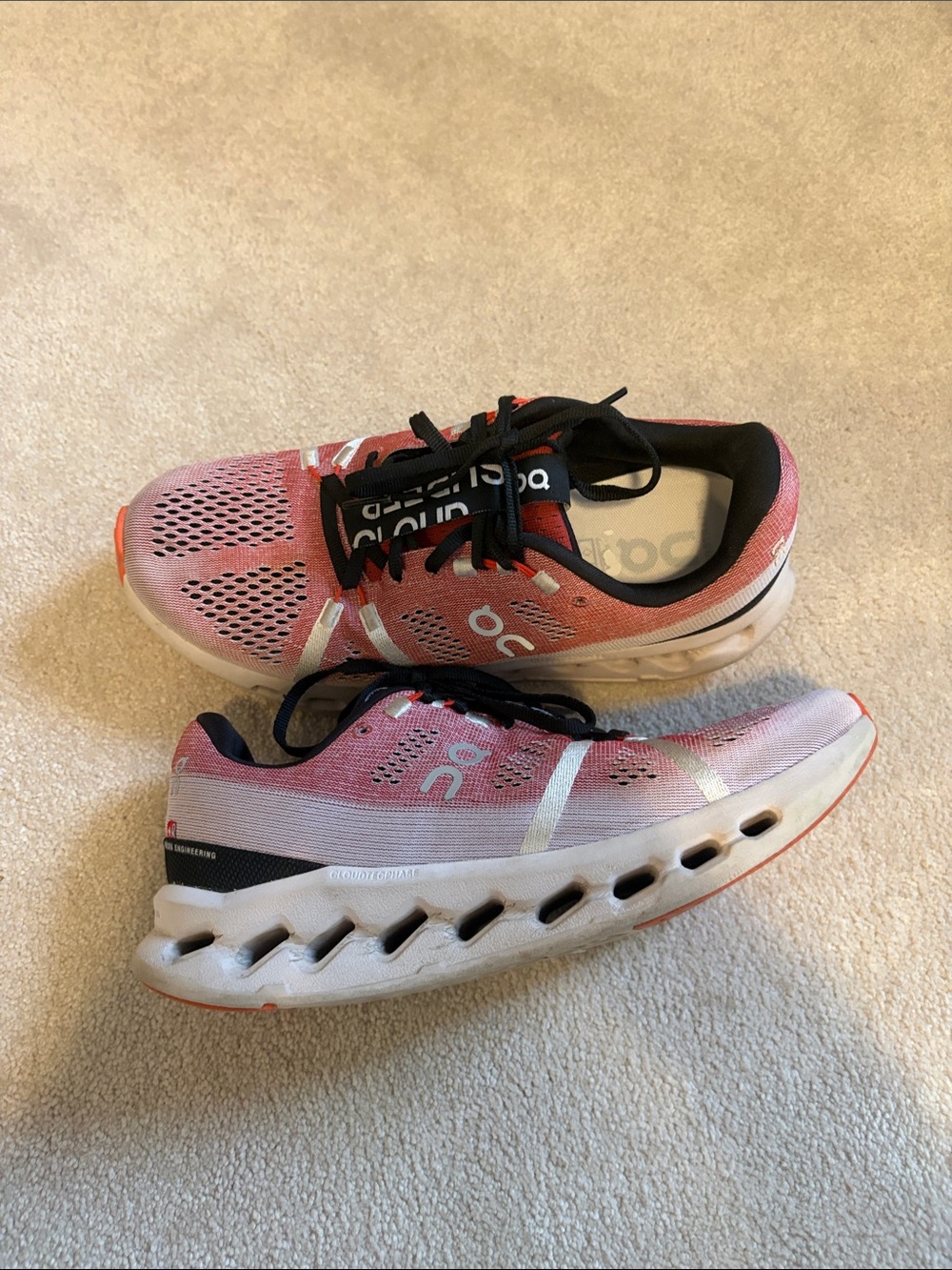 Women’s OnCloud Pink, Black, and White Running Sneakers Size 9.5 GREAT condition